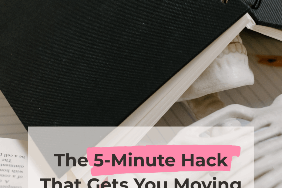 A plastic skeleton having it's skull covered with an open planner and the overlay reading "Beat Procrastination. The 5-Minute Hack That Gets You Moving - Actionable Tip for Artists and Designers Who Feel Stuck" linking to a blog post written my Kathrin Woo